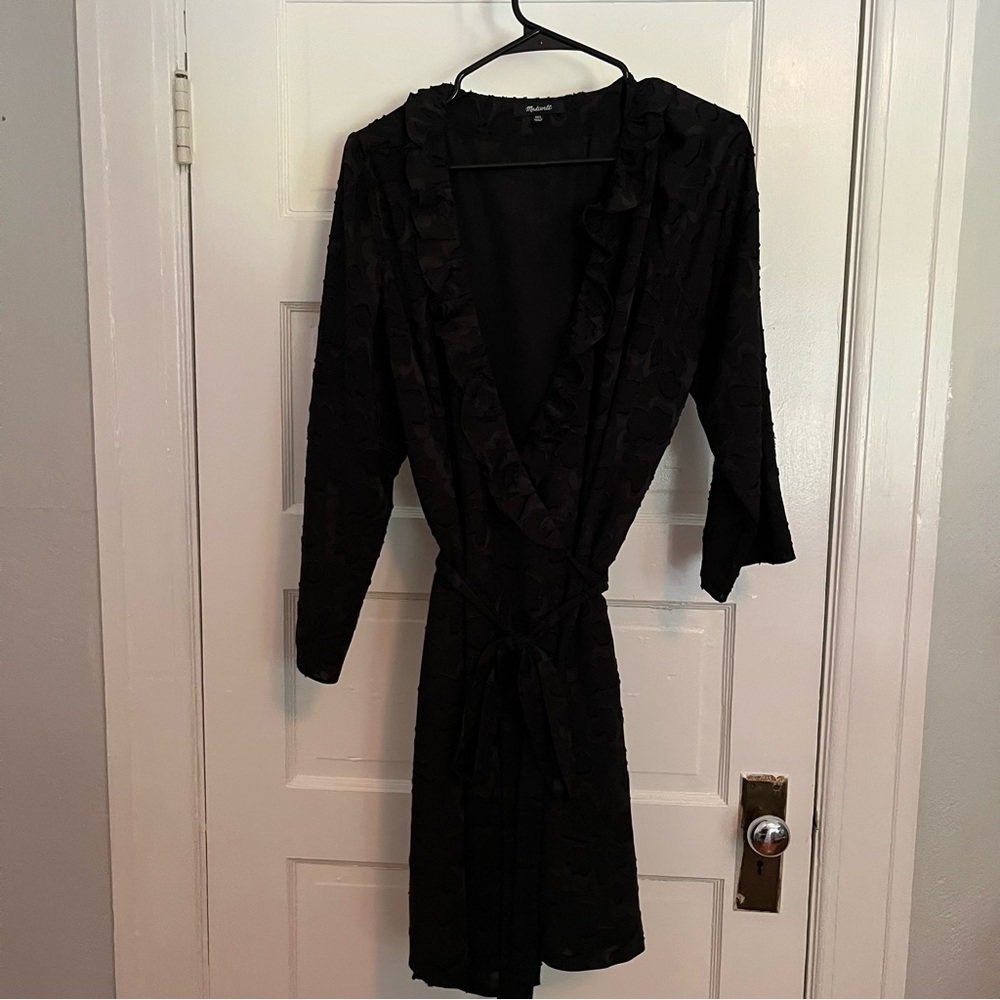 Madewell Ruffled Wrap Dress in Floral Jacquard Black - Picture 2 of 7